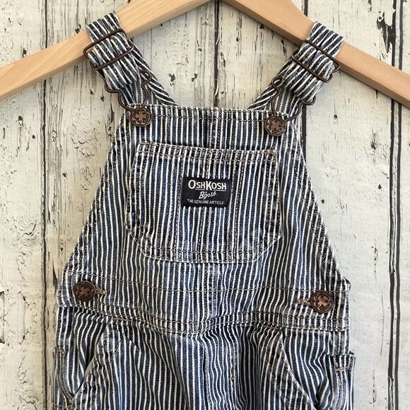 OshKosh B’Gosh Baby Vestbak Striped Engineer Overalls Size 12m Train Conductor - Picture 2 of 9